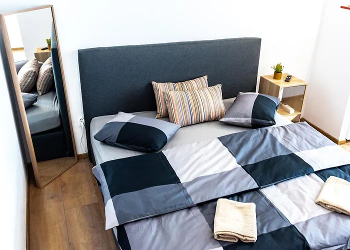 Thome Bucegi Smart Budget アパート