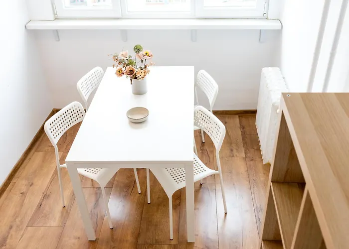 Thome Bucegi Smart Budget アパート *